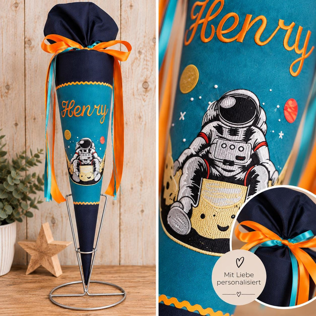 Schultüte Astronaut personalisiert mit Namen, Stoff Zuckertüte für Jungen, Weltraum Schultüte zur Einschulung, Raketen Geschenk