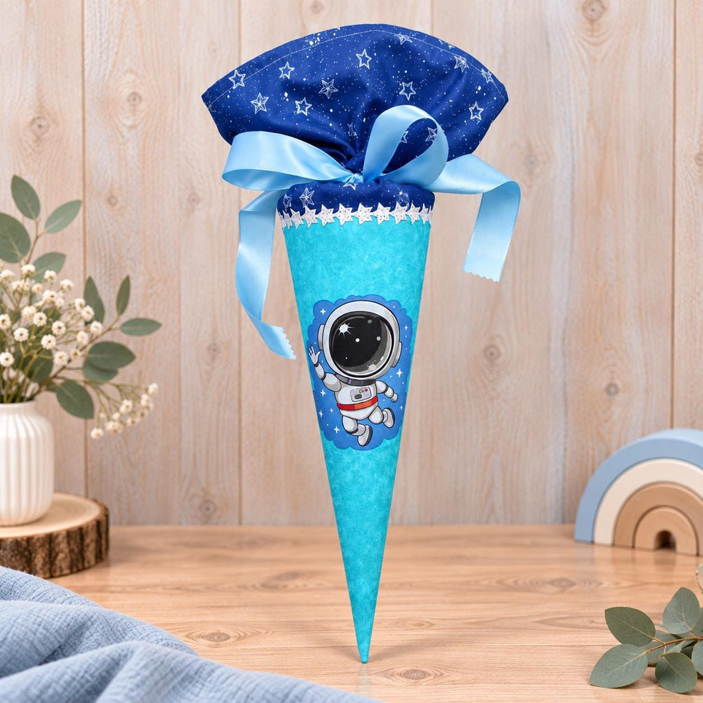Kindergartentüte Astronaut in Blau, handgemachte Geschwistertüte im Weltall Design