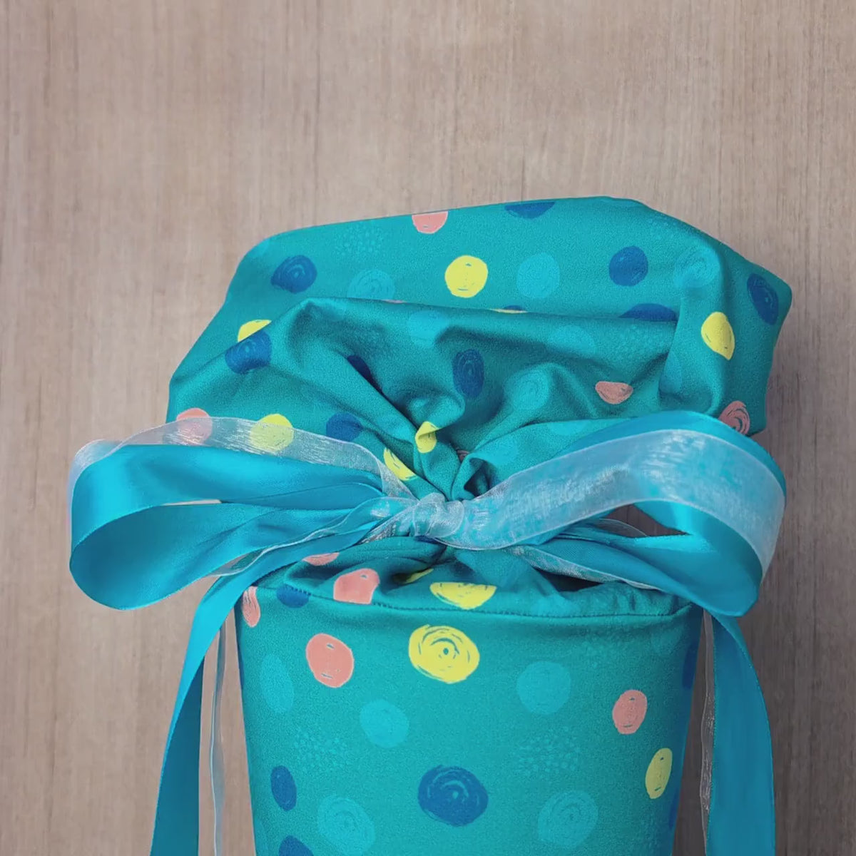 Schultüte mit Schildkrötenmotiv passend zum Step by Step Turtle Josie, personalisierte Stoff Schultüte, Zuckertüte zur Einschulung