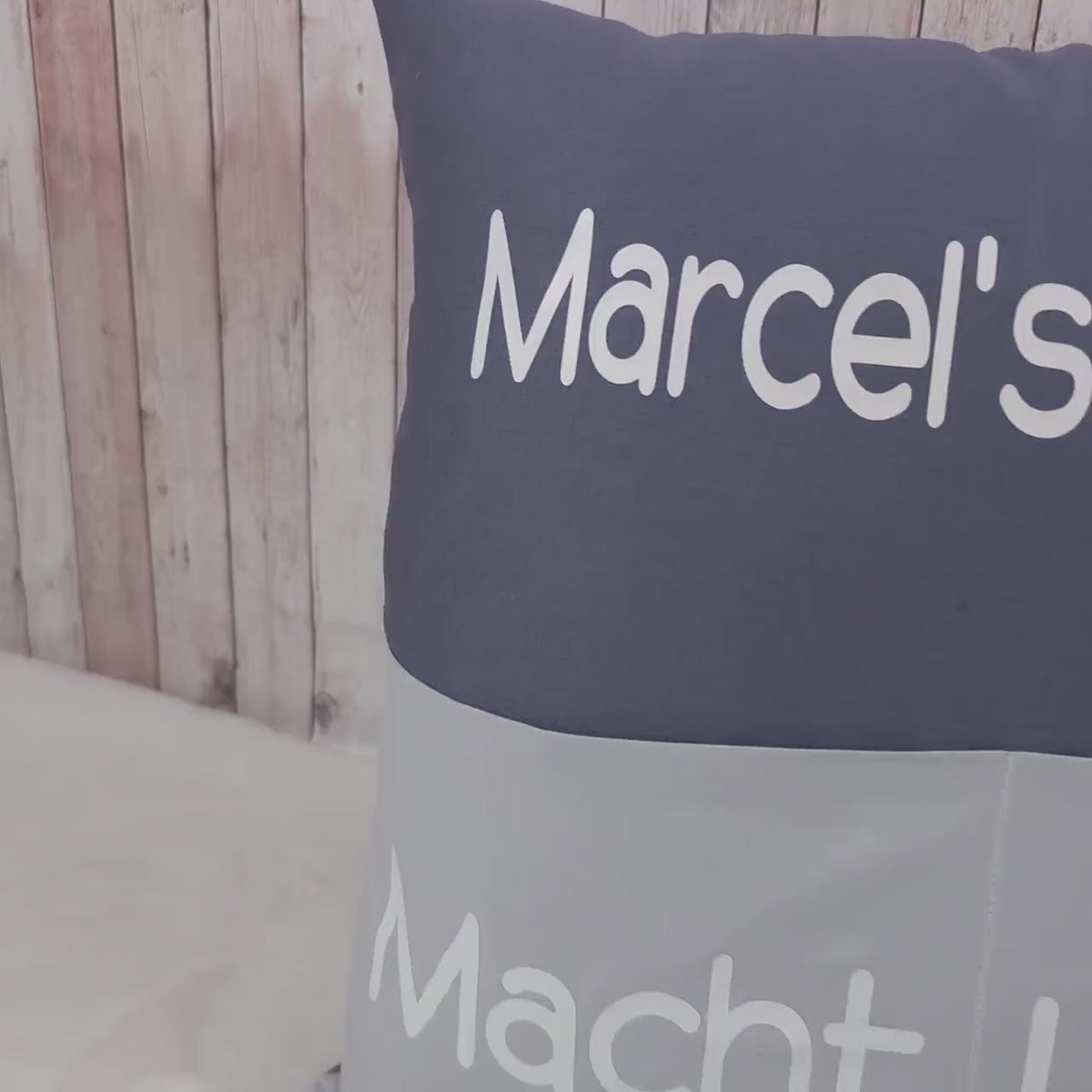 Personalisiertes Kissen mit Einstecktaschen, Namenskissen 40x40 cm, Handy Kissen mit Taschen, Geschenk für Männer und Frauen